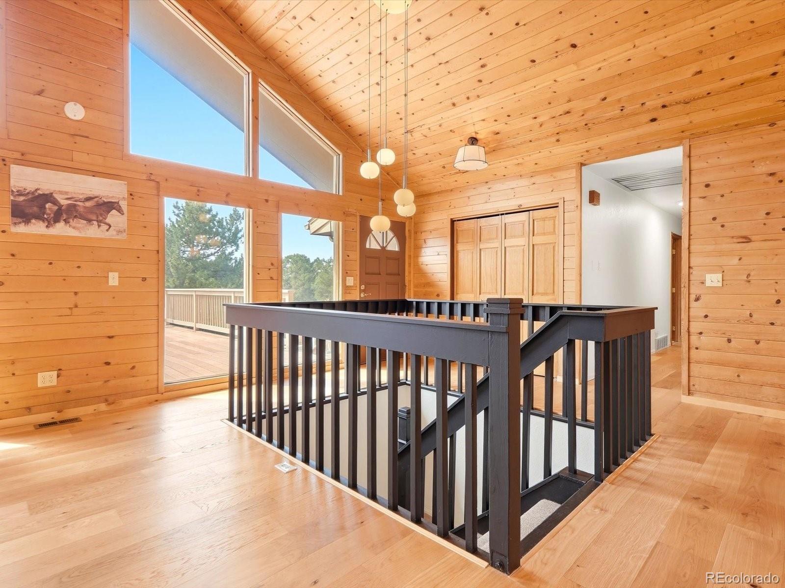 8811 Thunderbird Court