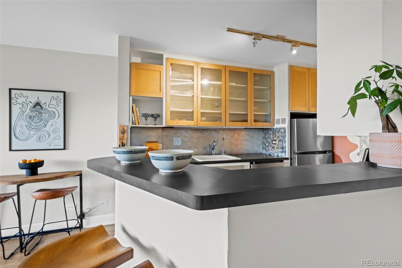 800 N Washington Street 908