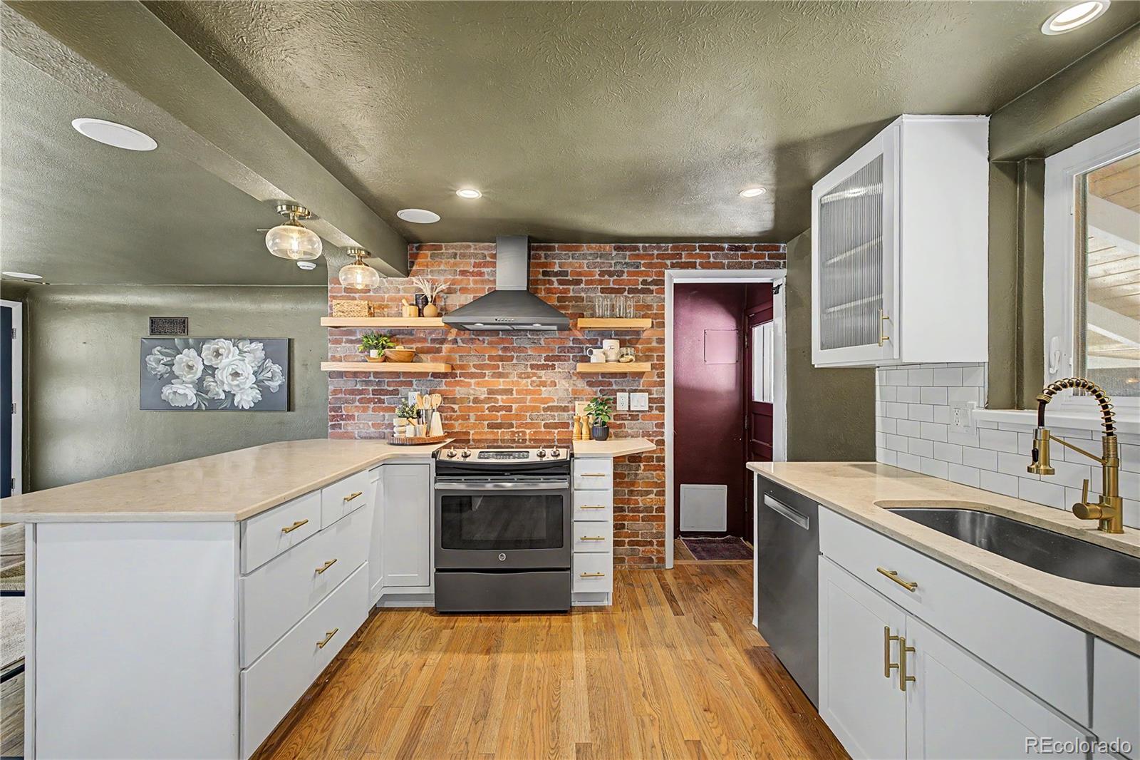 3818 W Alice Place