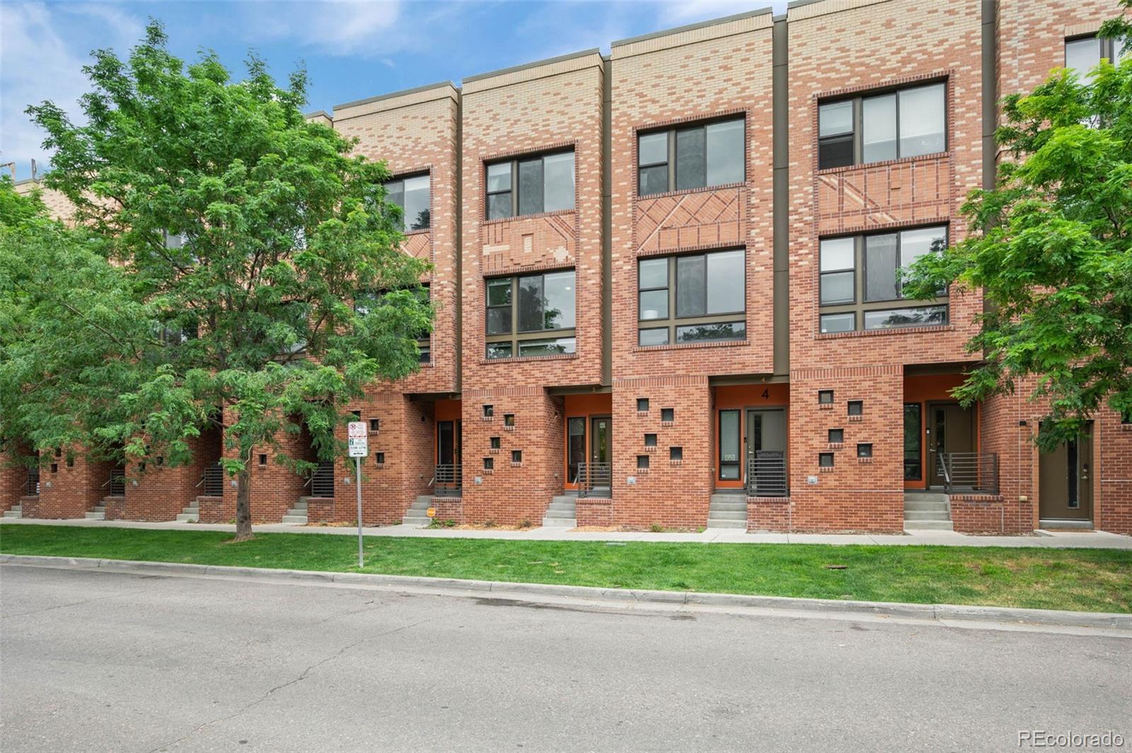 2200 Tremont Place 5