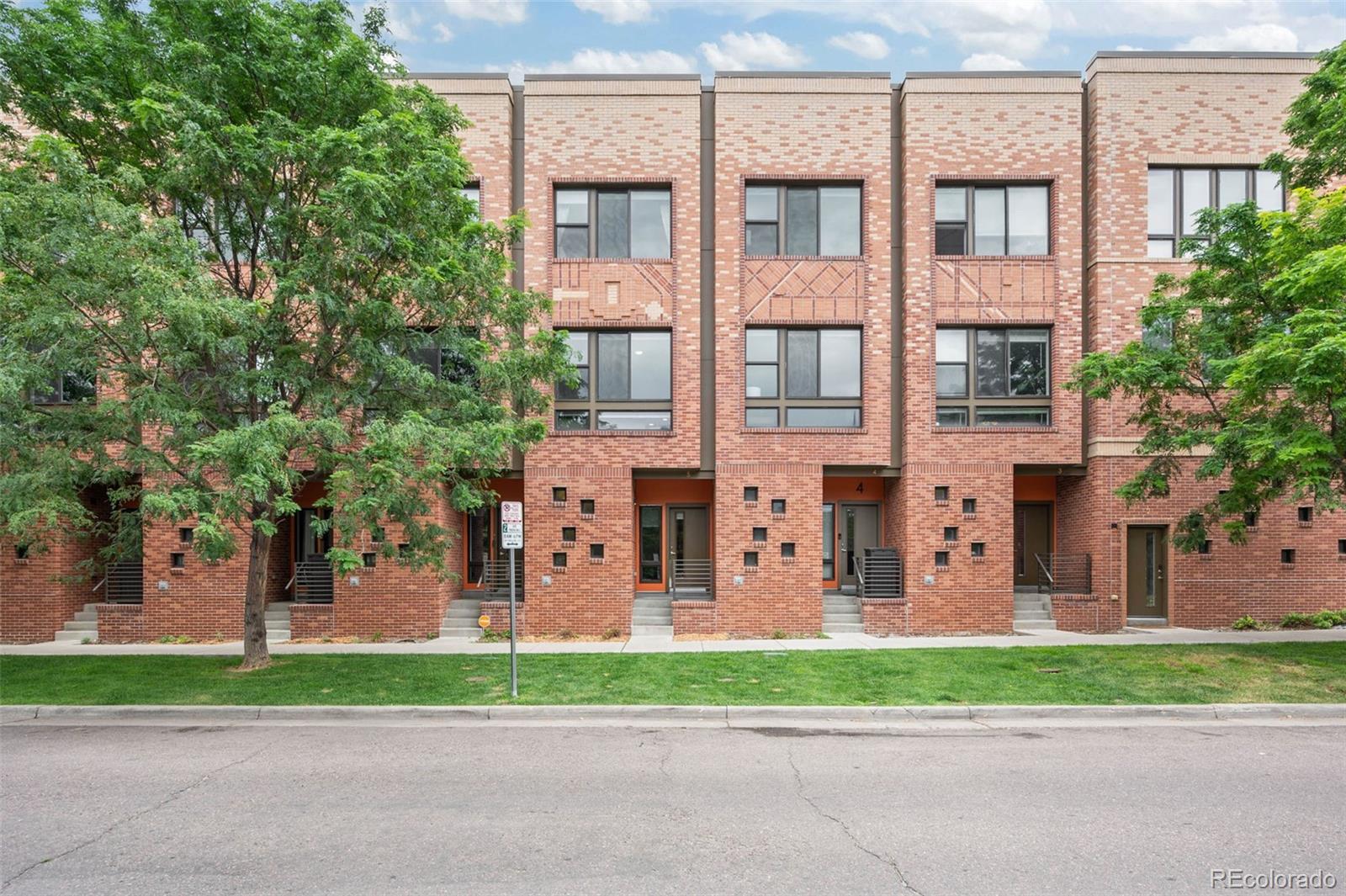 2200 Tremont Place 5