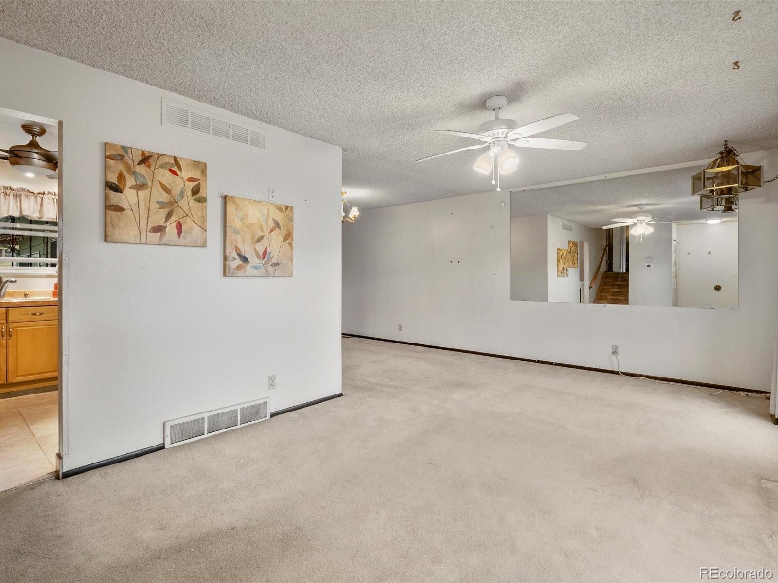 5105 Titan Court, Denver, CO, 80239 3 5105 Titan Court