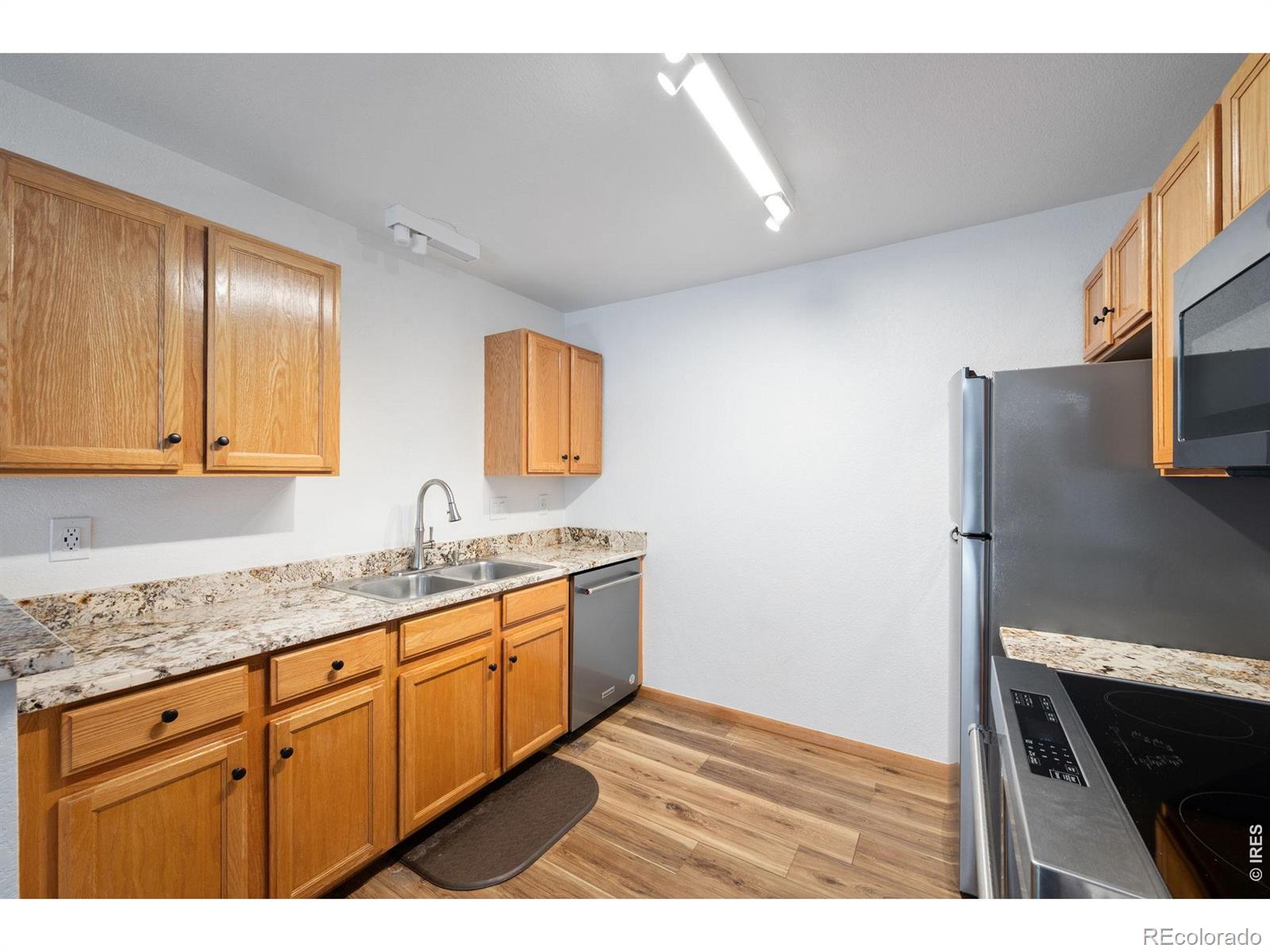 1221 University Avenue 202