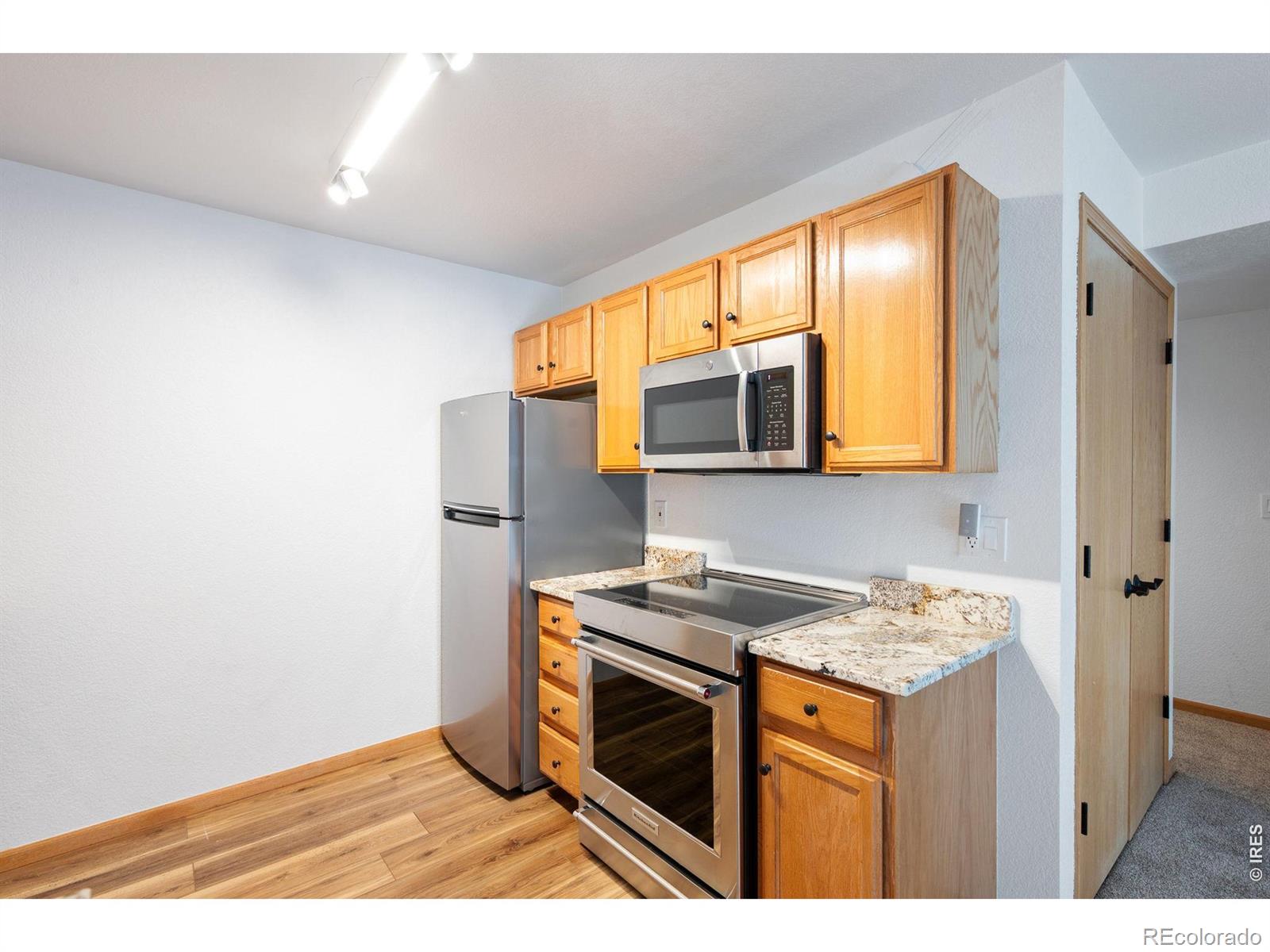 1221 University Avenue 202