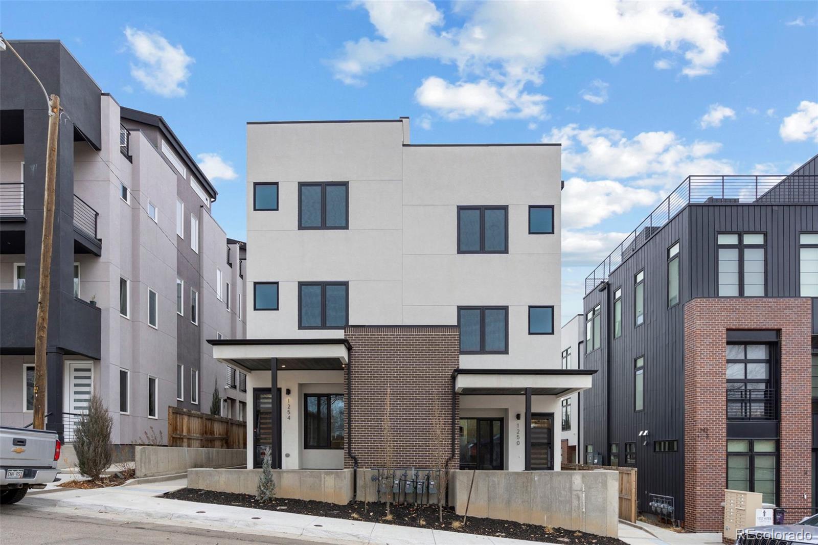 1250 Yates Street