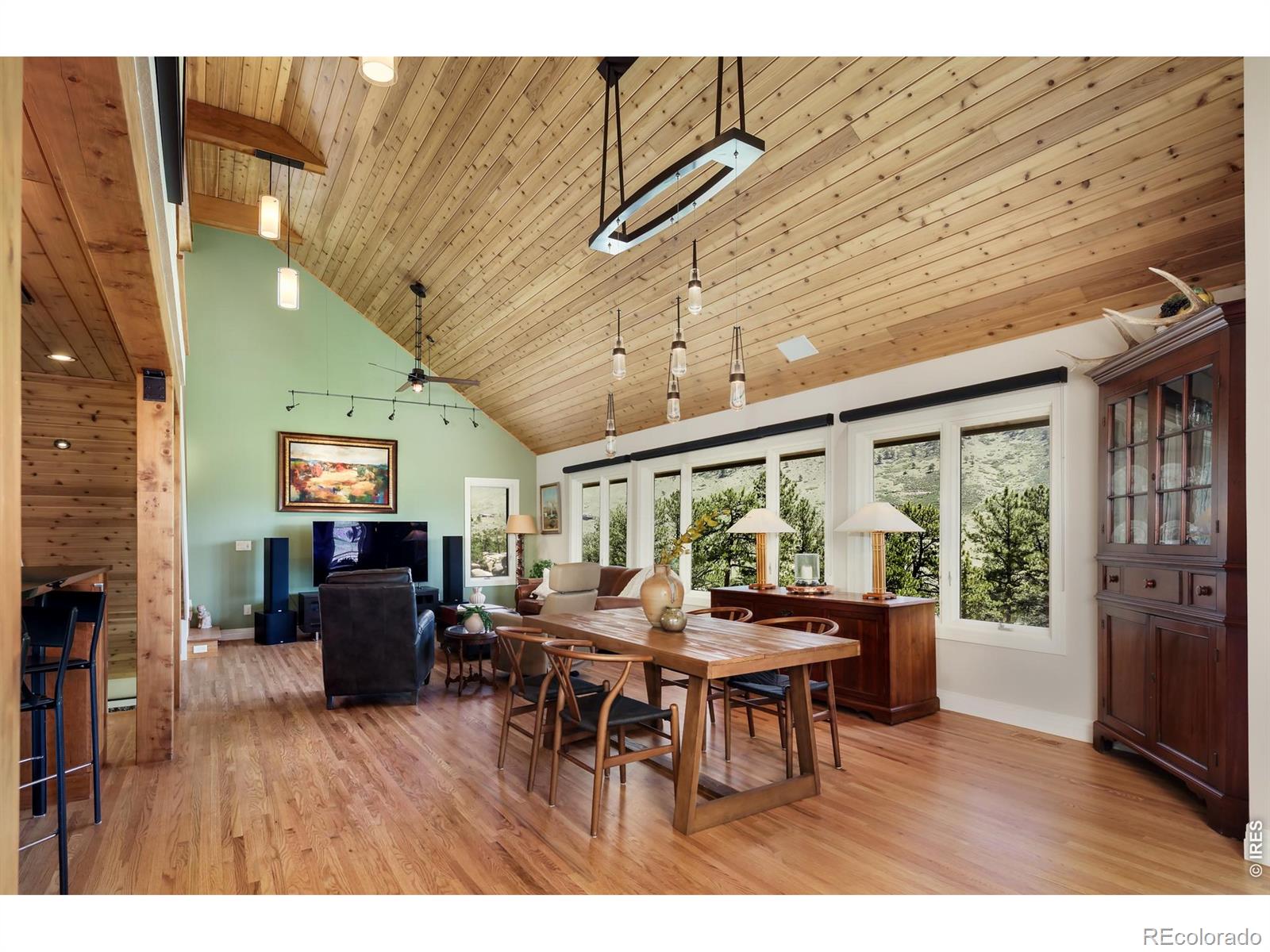 300 Colard Lane