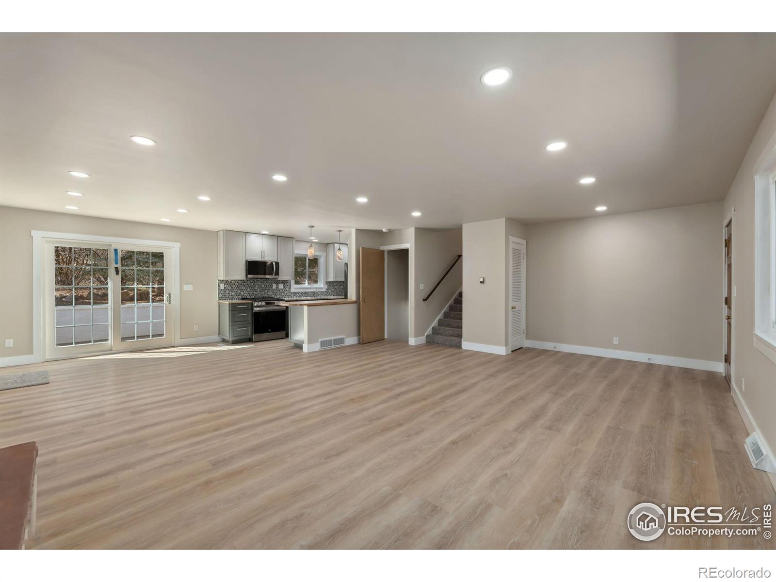 1059 Lexington Lane