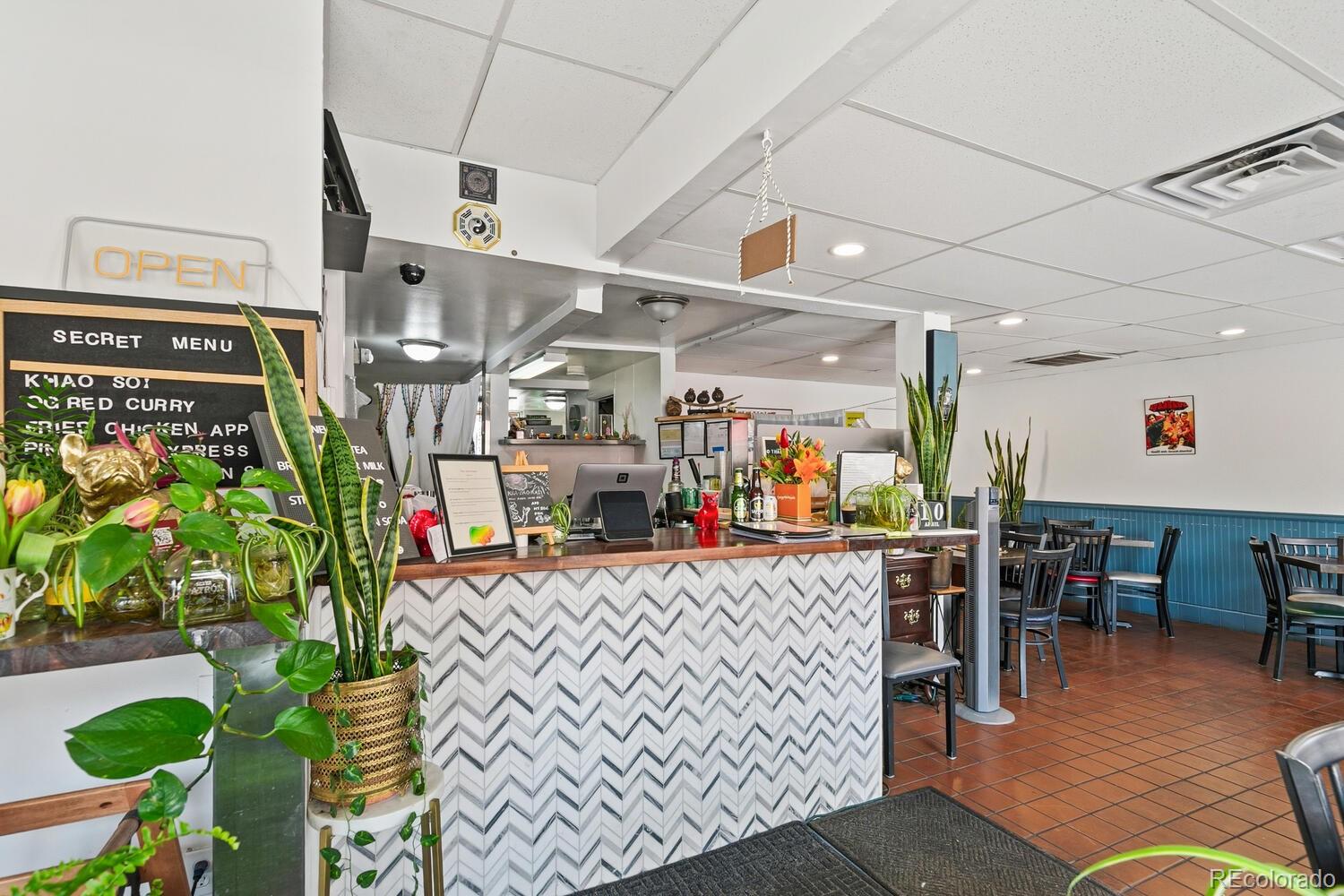 12 E 1st Avenue