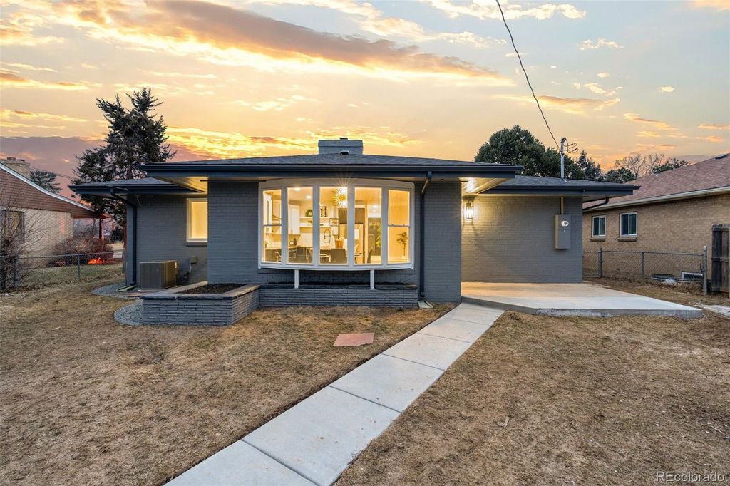 Photo of 2655 Monaco Parkway, Denver, CO 80207 (MLS # 5486883)