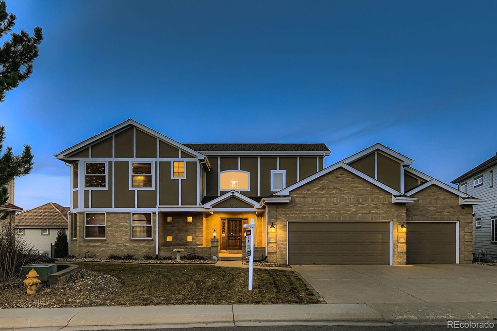 Photo of 7832 W Oxford Circle, Lakewood, CO 80235 (MLS # 6787529)
