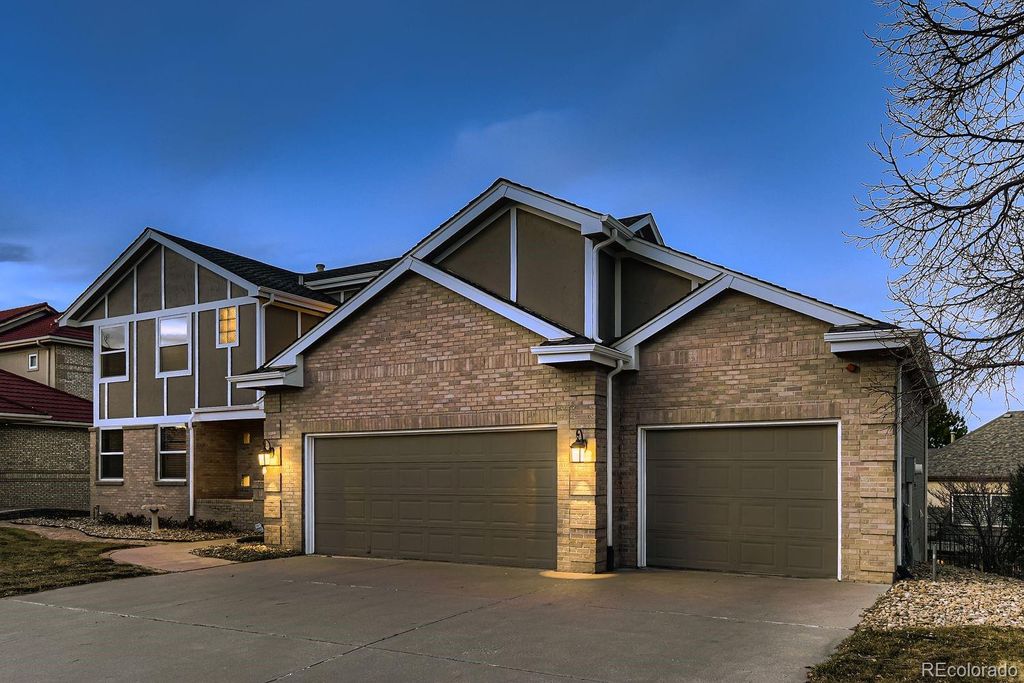 Photo of 7832 W Oxford Circle, Lakewood, CO 80235 (MLS # 6787529)