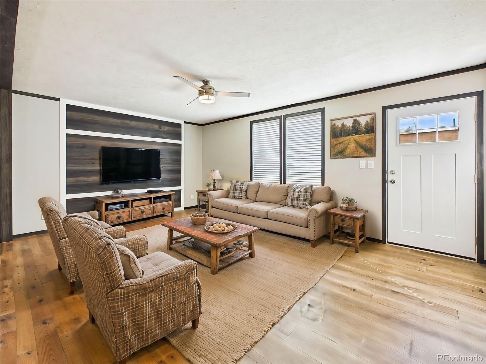 354 E Stewart Drive