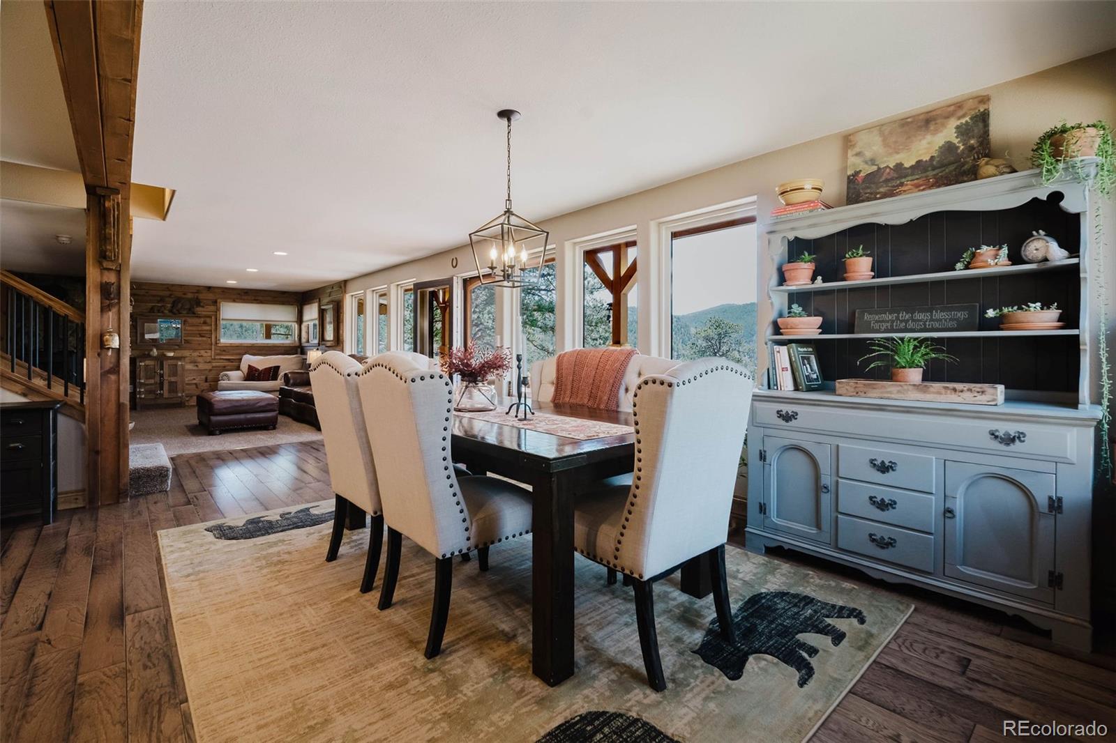 351 N Saddle Drive