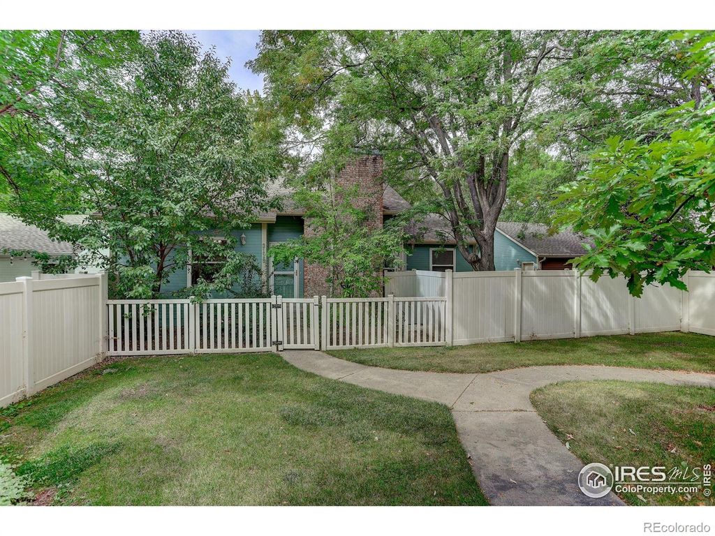 Photo of 3119 Lake Park Way, Longmont, CO 80503 (MLS # IR1043633)