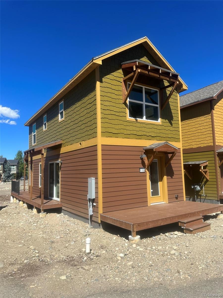 119 Edgewater Circle