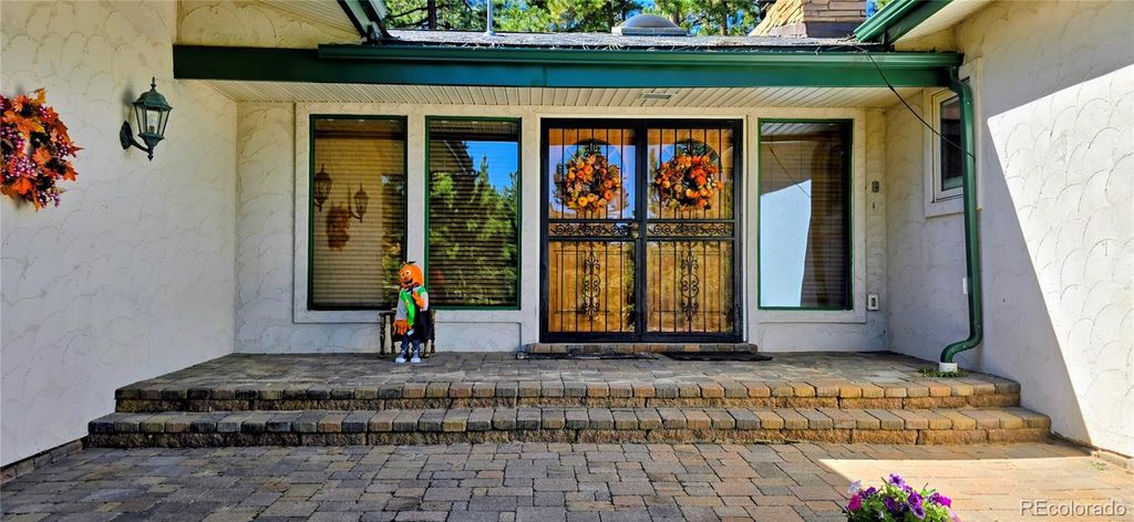 Photo of 8057 Bannock Drive, Larkspur, CO 80118 (MLS # 5315373)