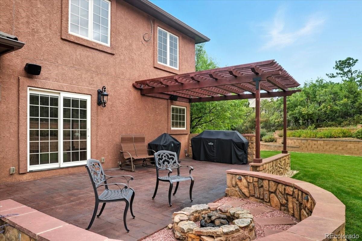 7615 Winding Oaks Drive