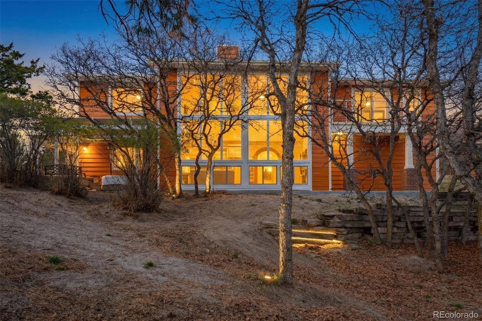 18220 Knollwood Boulevard