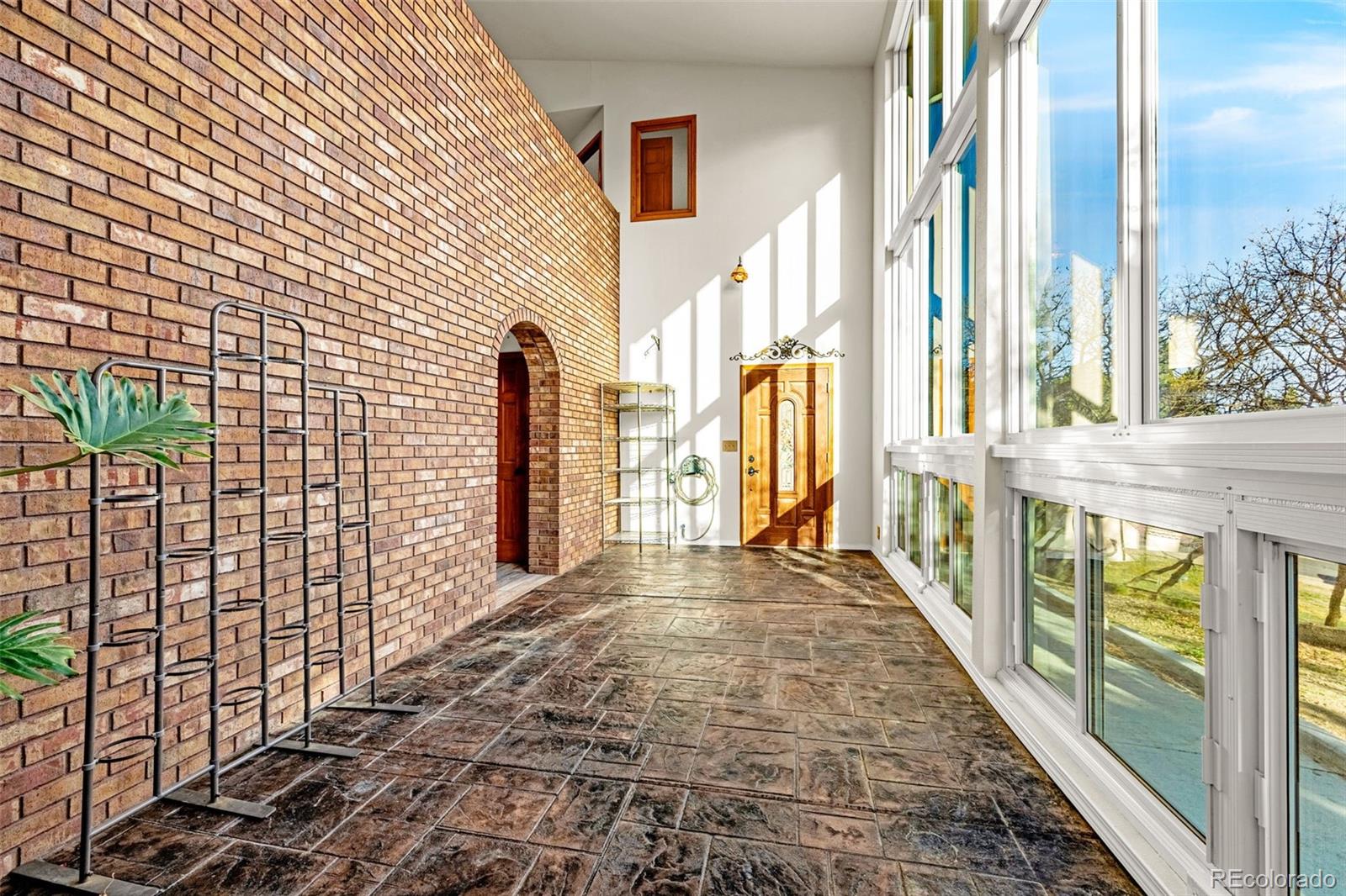 18220 Knollwood Boulevard