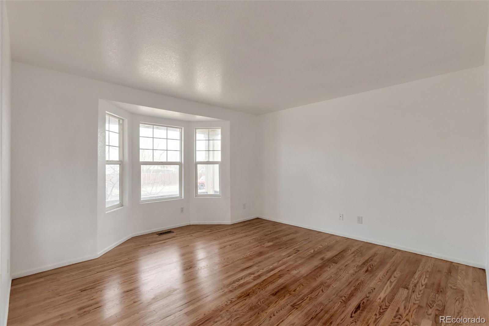 4762 Mt Evans Street