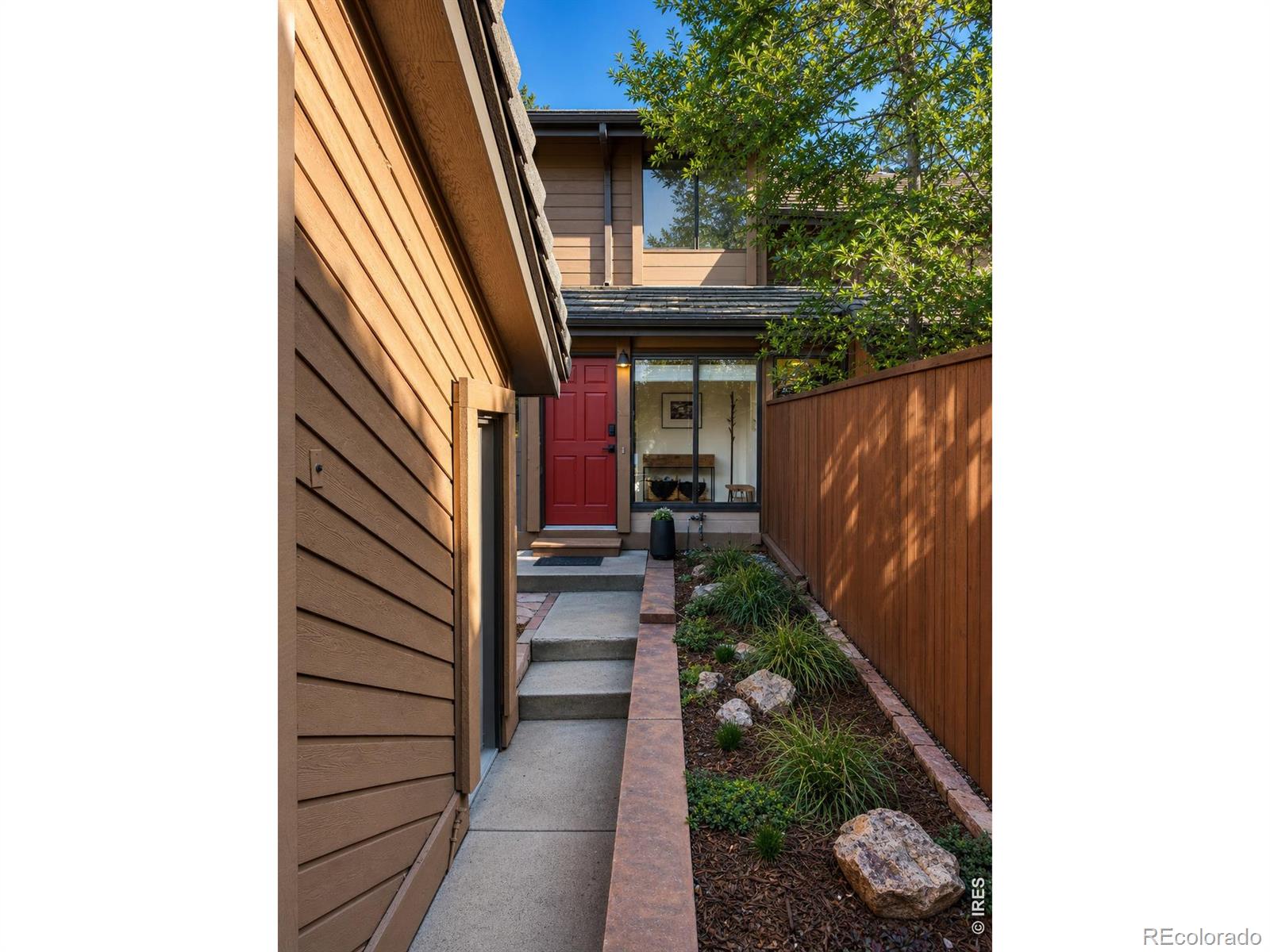 680 Poplar Avenue