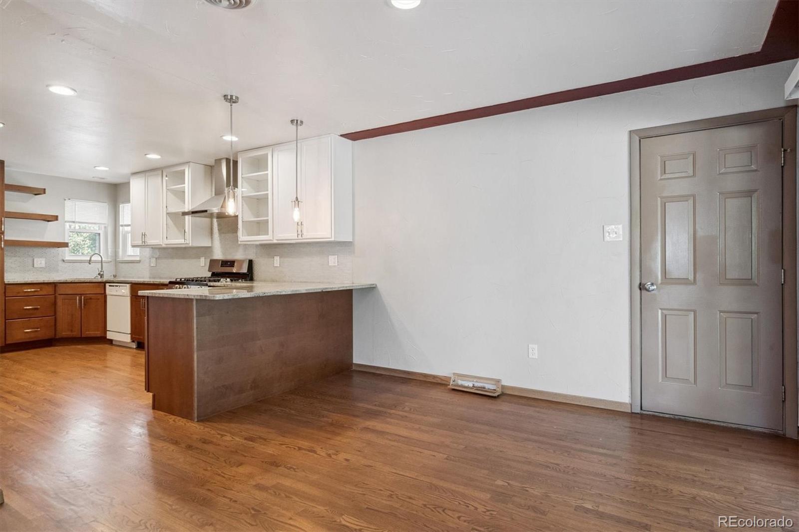 1515 S Monaco Parkway