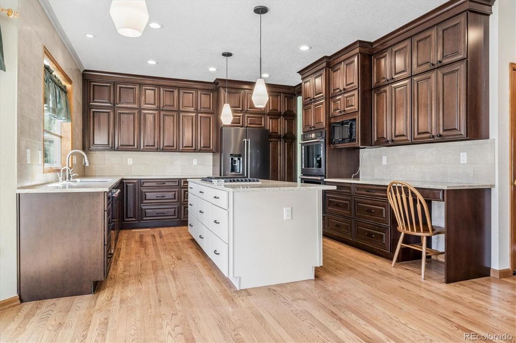 Photo of 8 Willow Oak, Littleton, CO 80127 (MLS # 6865486)