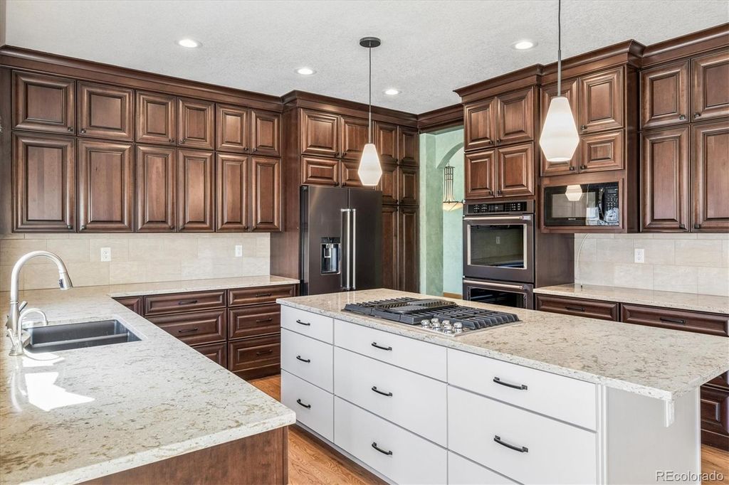 Photo of 8 Willow Oak, Littleton, CO 80127 (MLS # 6865486)