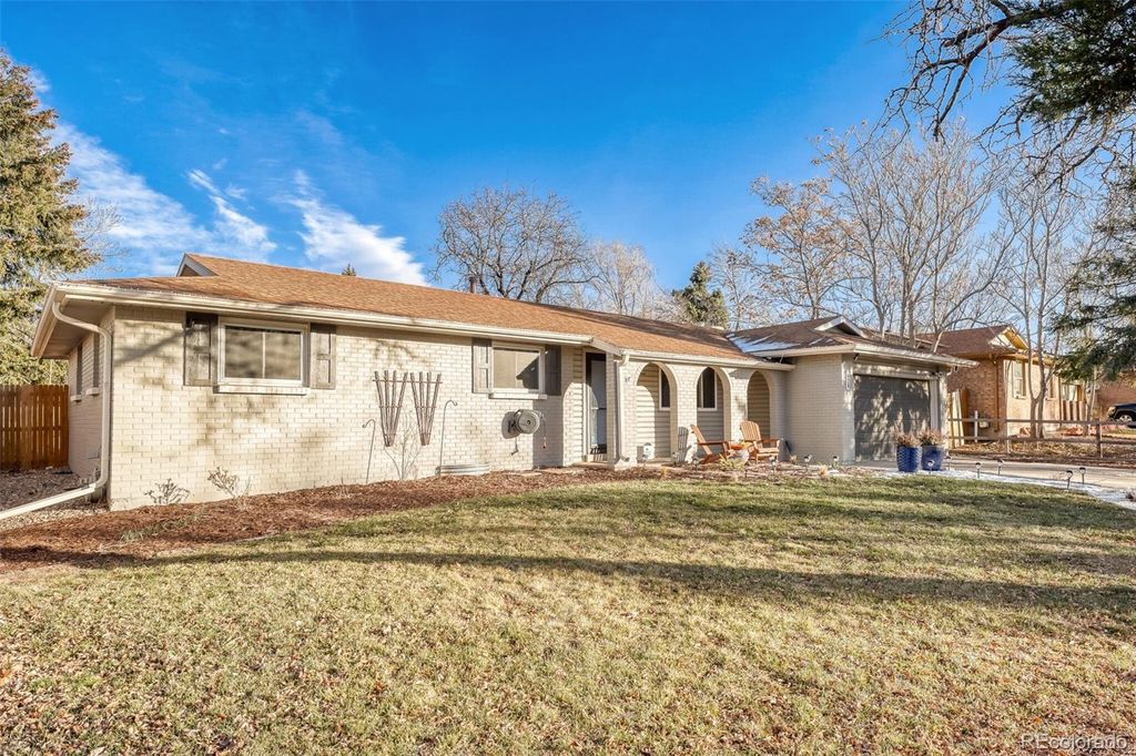 Photo of 628 S Oswego, Aurora, CO 80112 (MLS # 8692340)