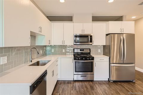 Condominium in Denver CO 2374 University Boulevard 12.jpg