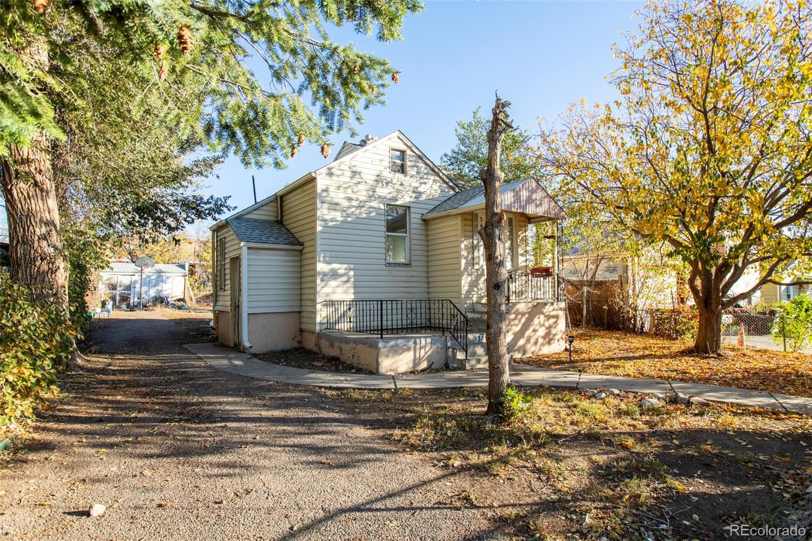 3407 W Dakota Avenue