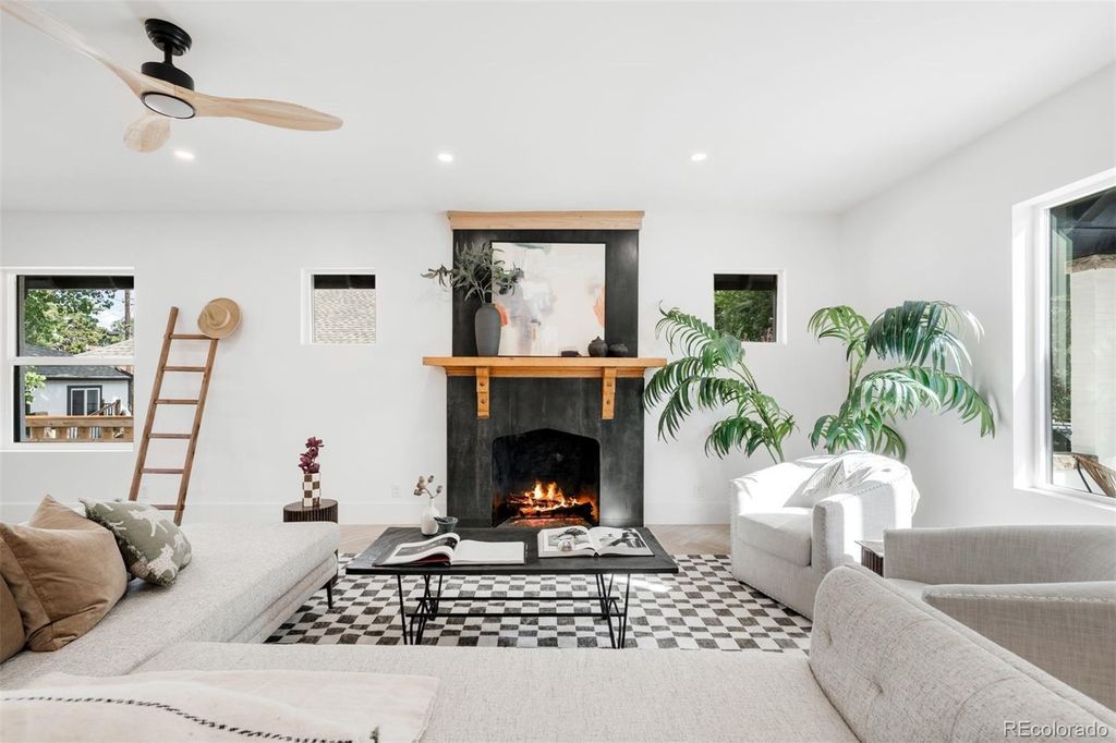 Photo of 2917 Clermont Street, Denver, CO 80207 (MLS # 3953172)