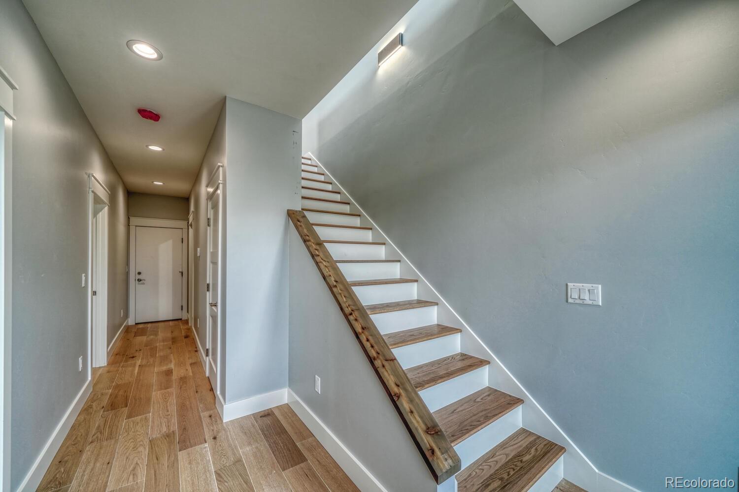 Photo 3 of 29 of 731 Holman Court townhome