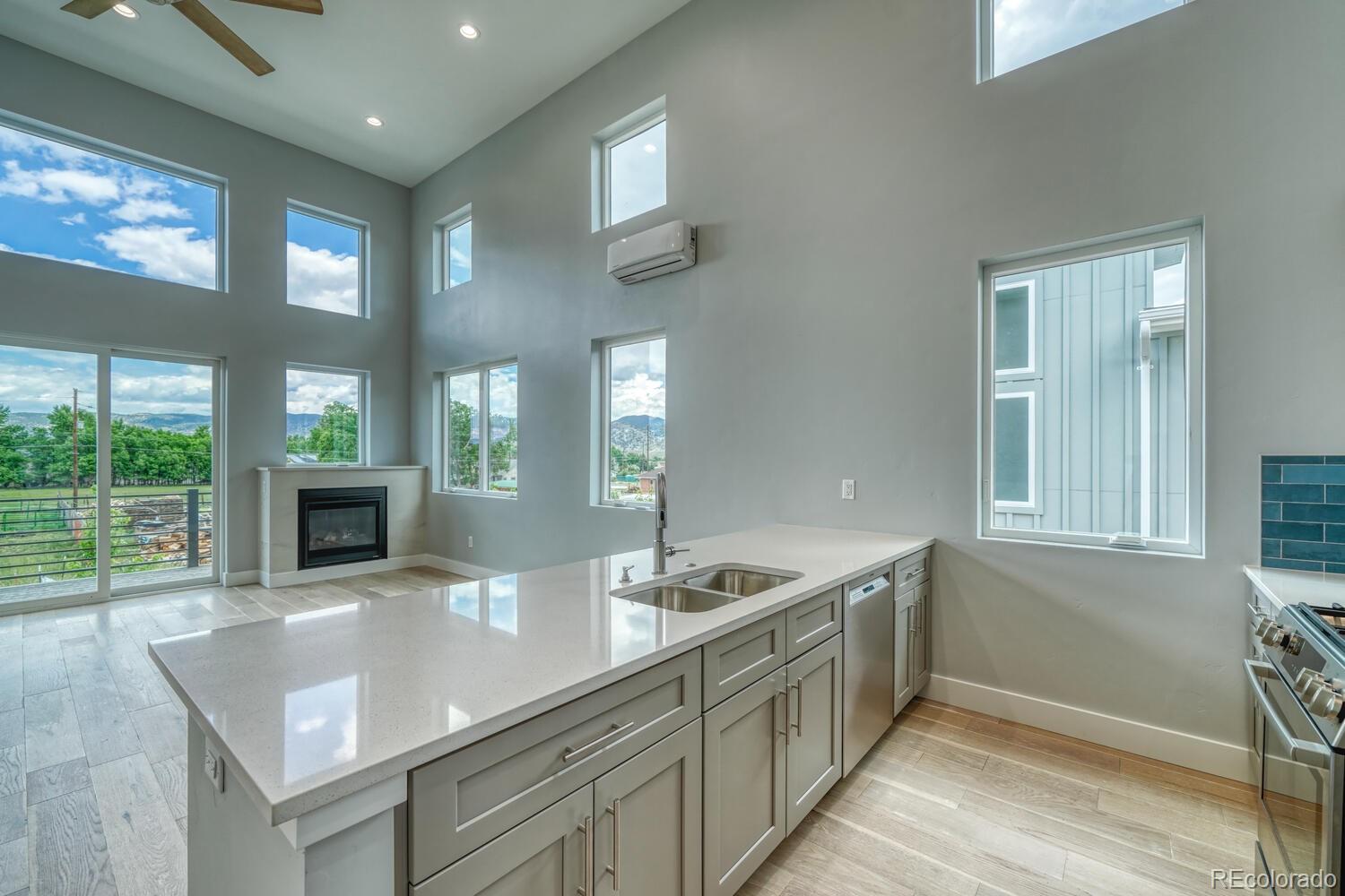 Photo 12 of 29 of 731 Holman Court townhome