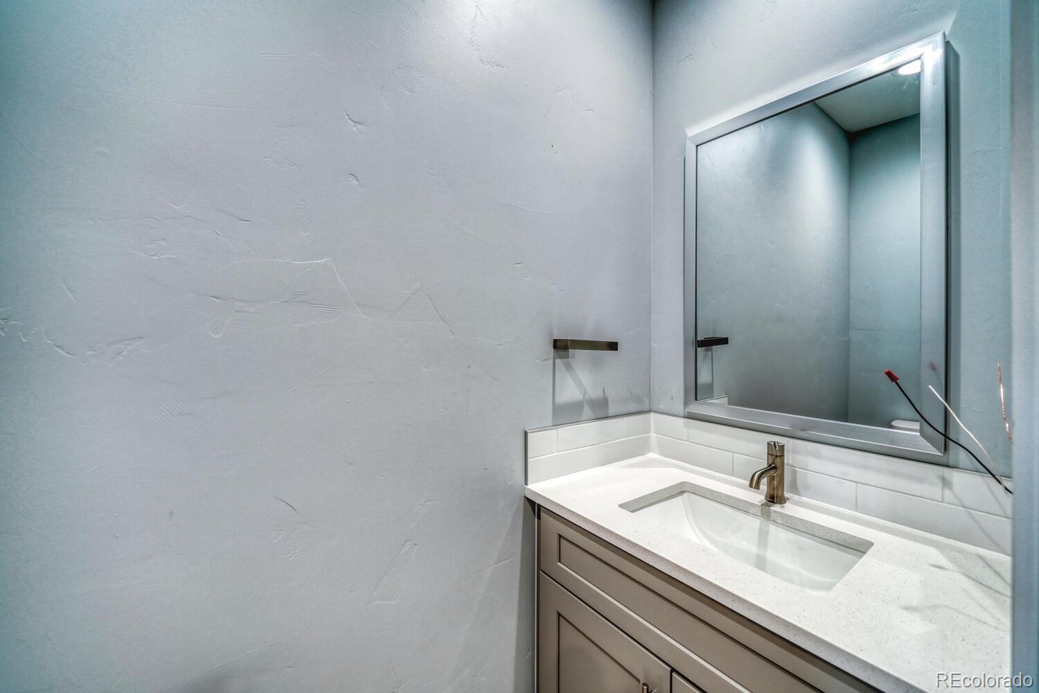 Photo 18 of 29 of 731 Holman Court townhome