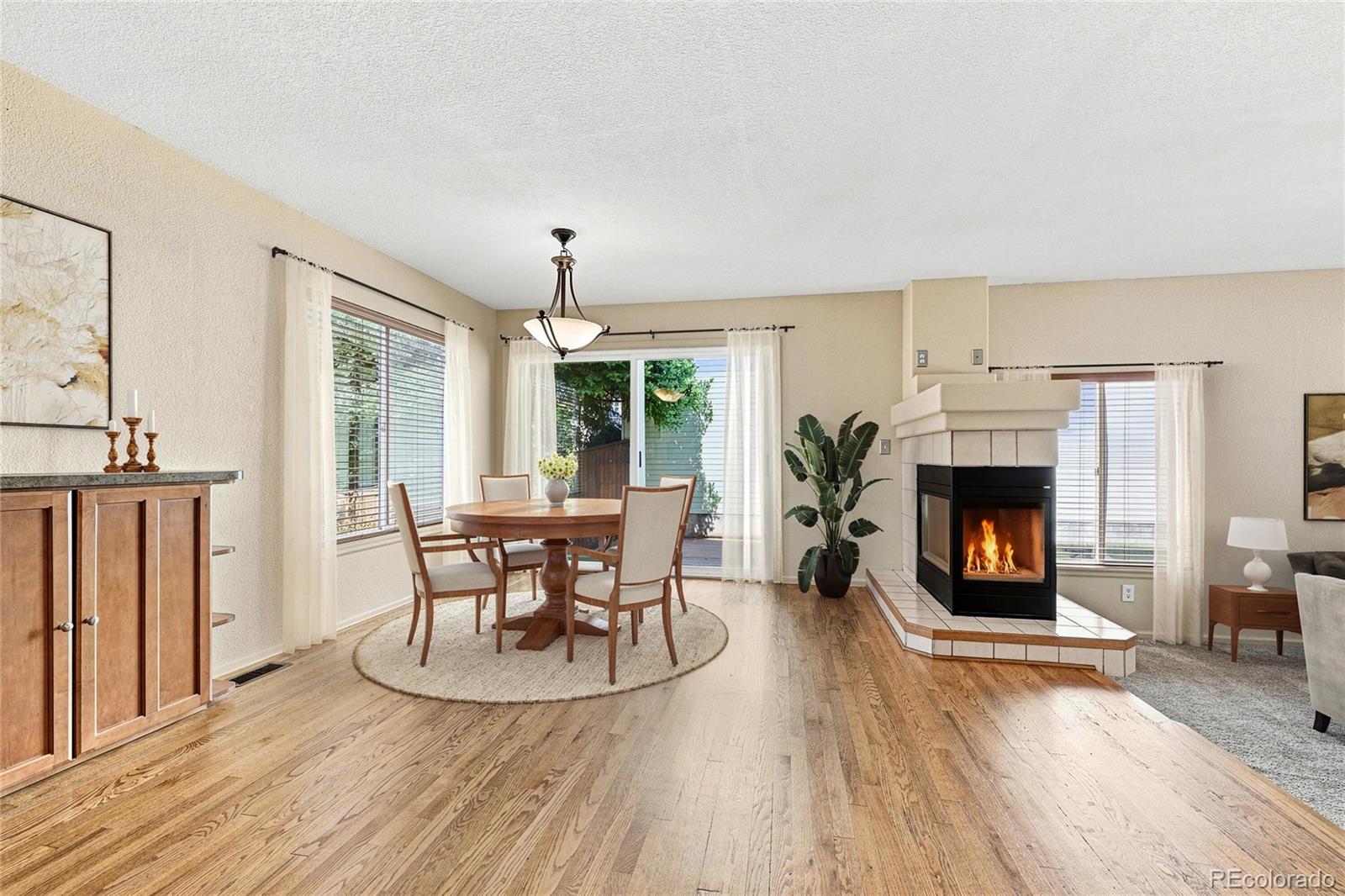 1371 Laurenwood Way