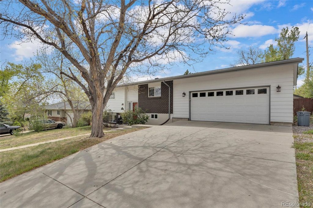 Photo of 11552 W Tennessee Place, Lakewood, CO 80226 (MLS # 9994975)