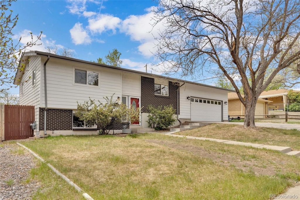 Photo of 11552 W Tennessee Place, Lakewood, CO 80226 (MLS # 9994975)