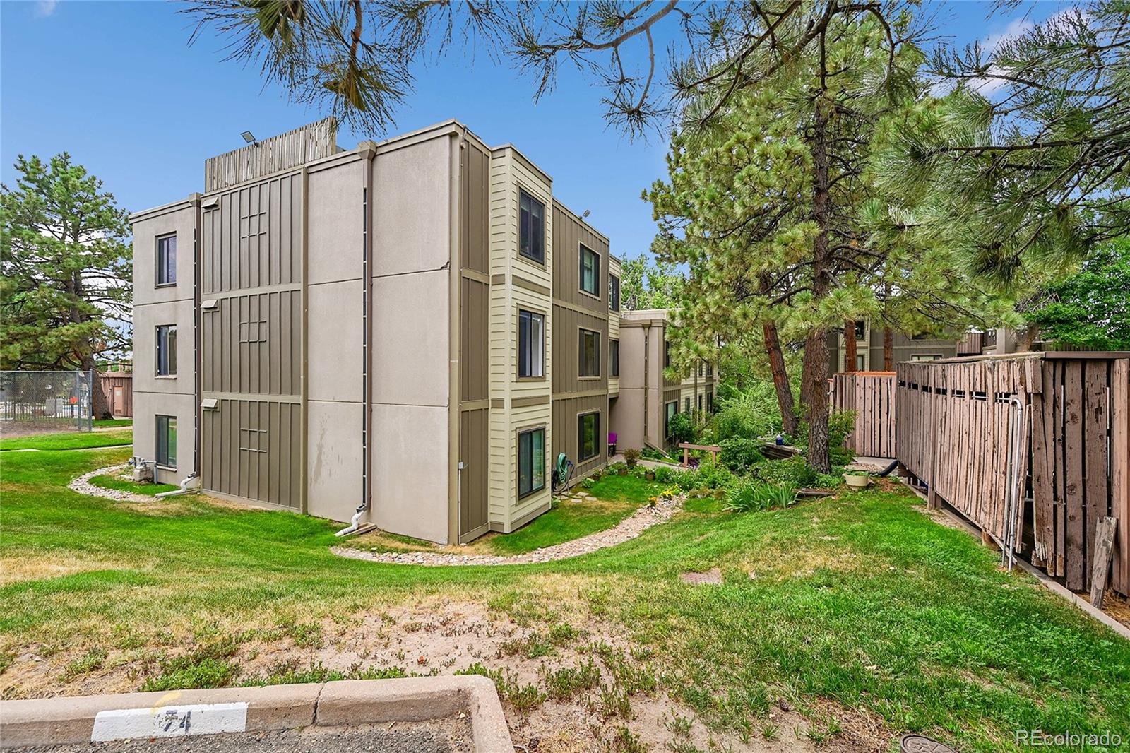 2525 S Dayton Way 1608