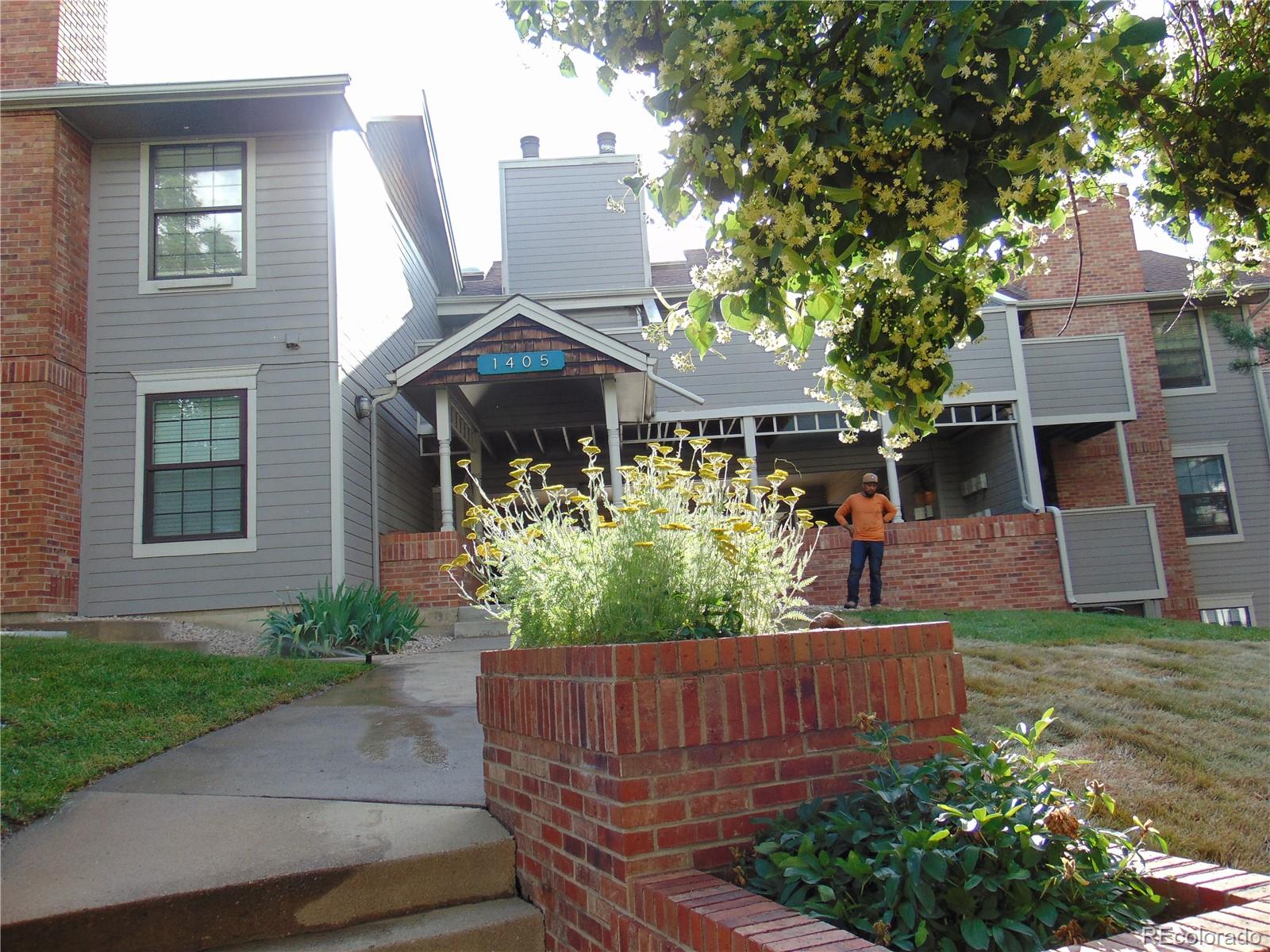 1405 Broadway Street 302