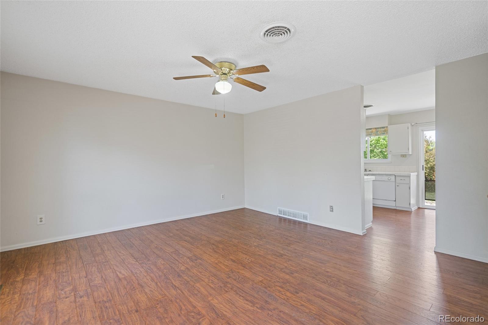 2453 S Memphis Way