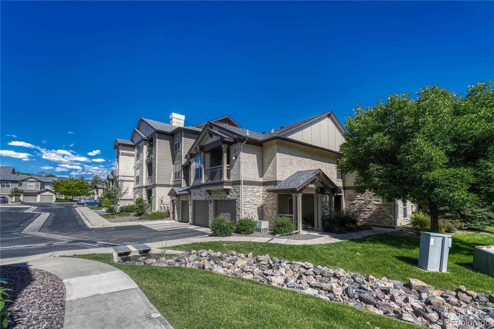 Photo 2 of 36 of 7438 S Quail Circle 2018 condo