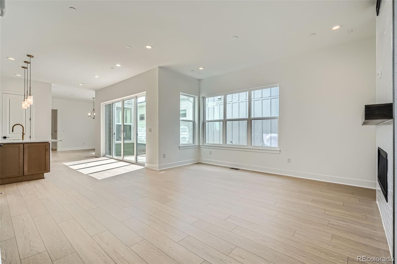 910 Promenade Drive