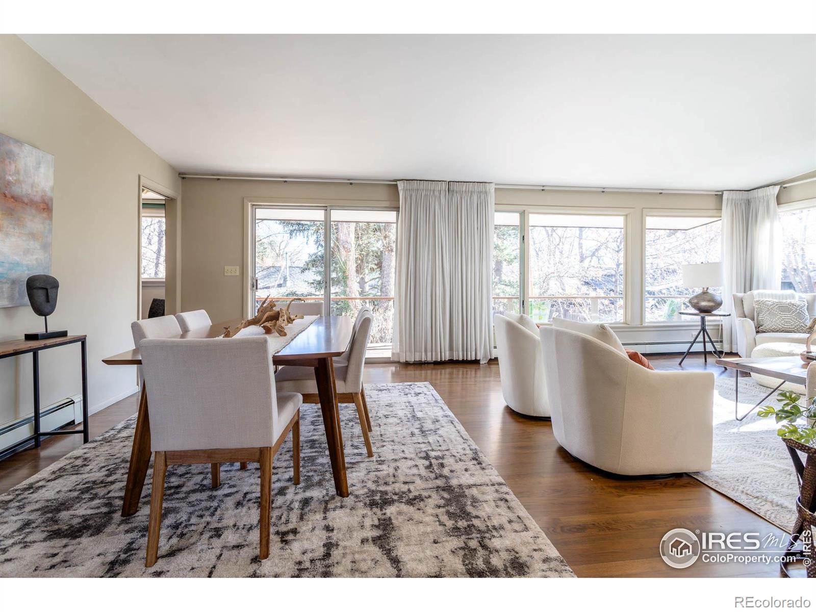 2207 Bluebell Avenue