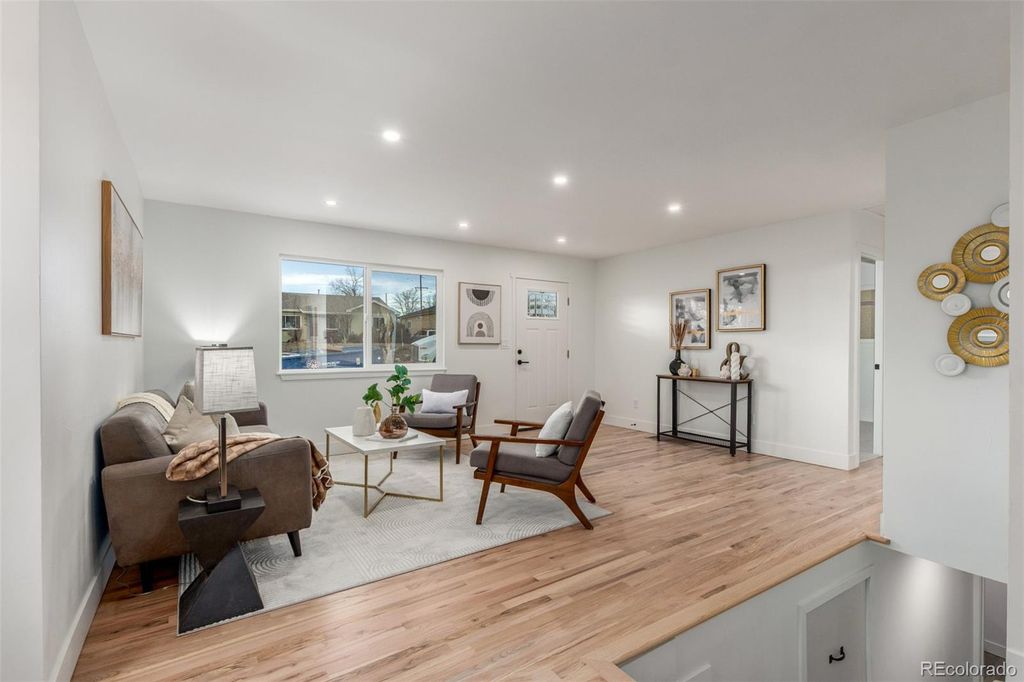 Photo of 266 Stuart Street, Denver, CO 80219 (MLS # 9226858)