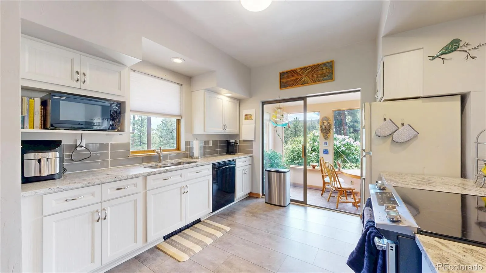 Sedalia, Colorado 80135, United States, 3 Bedrooms Bedrooms, ,3 BathroomsBathrooms,Residential,Pending,140373