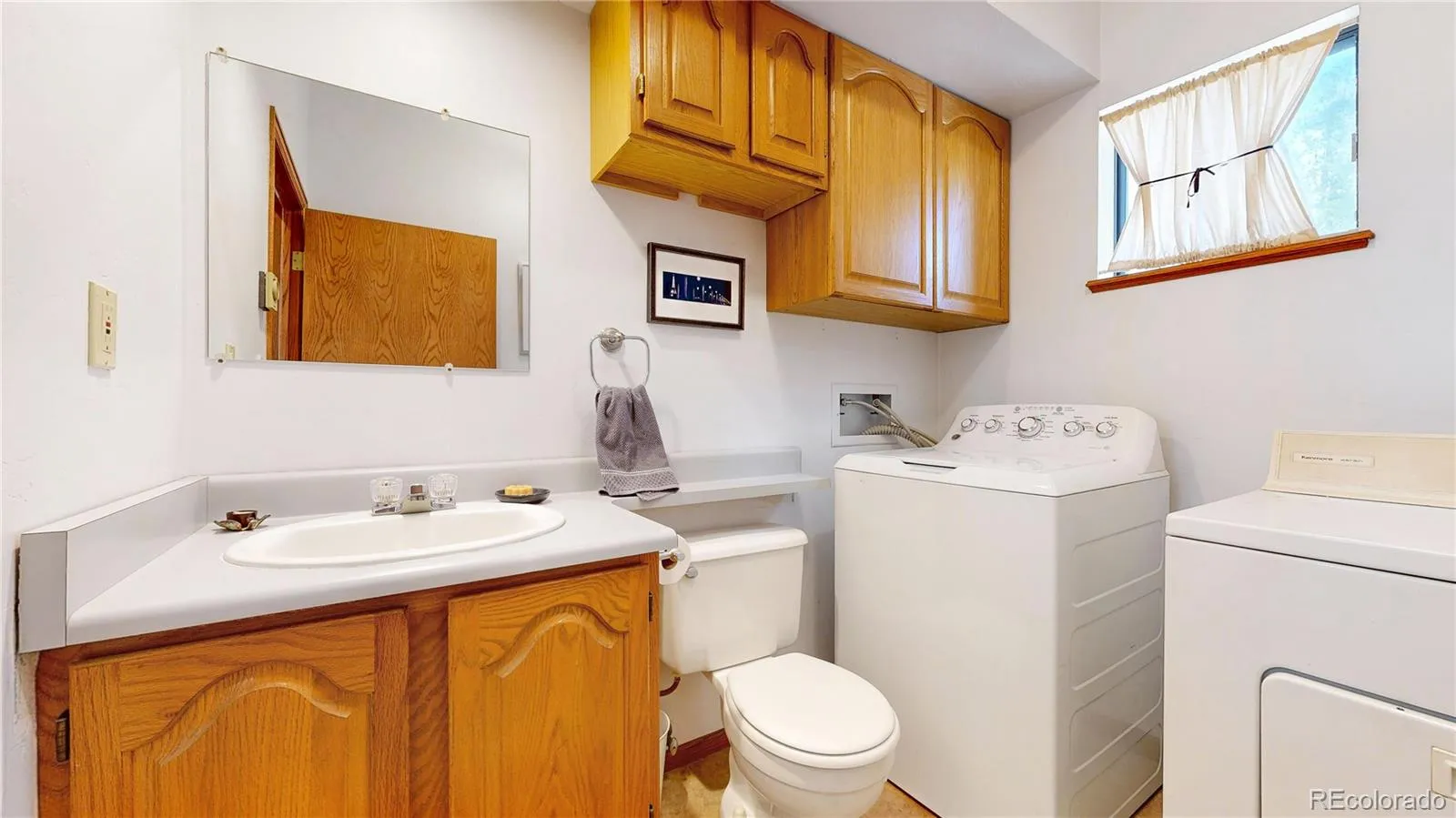 Sedalia, Colorado 80135, United States, 3 Bedrooms Bedrooms, ,3 BathroomsBathrooms,Residential,Pending,140373