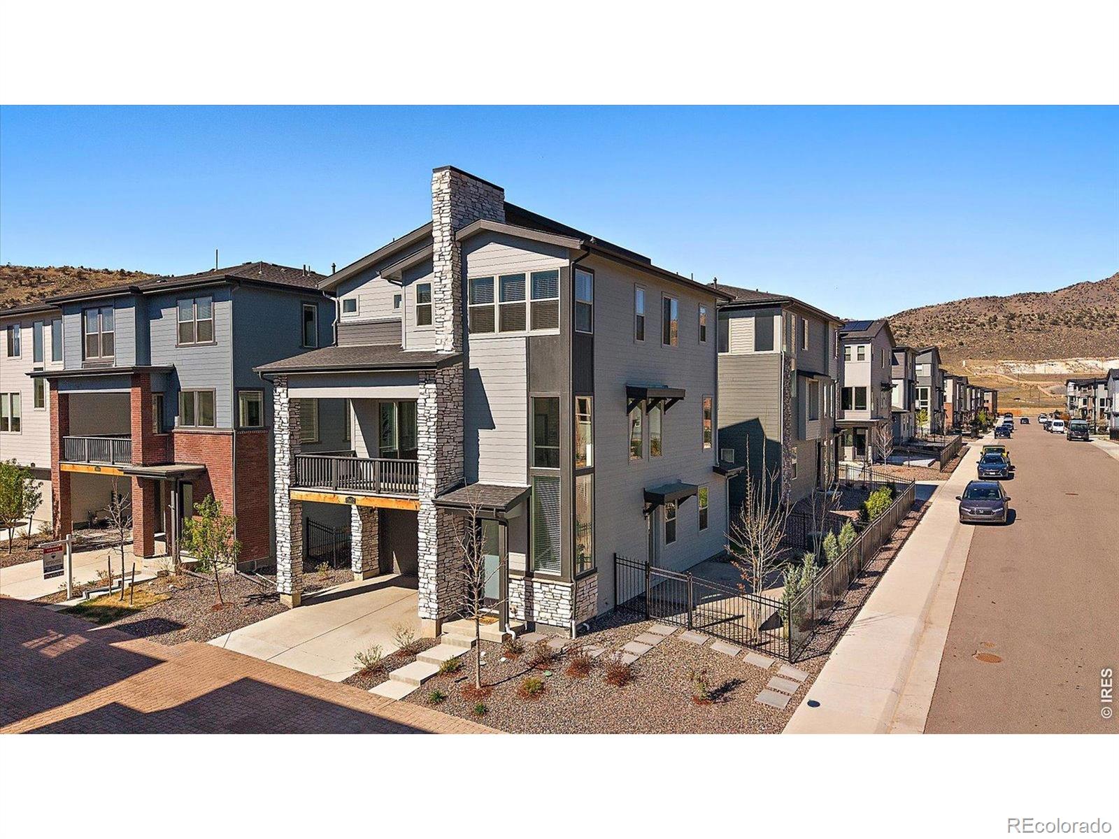 15652 W Girard Avenue