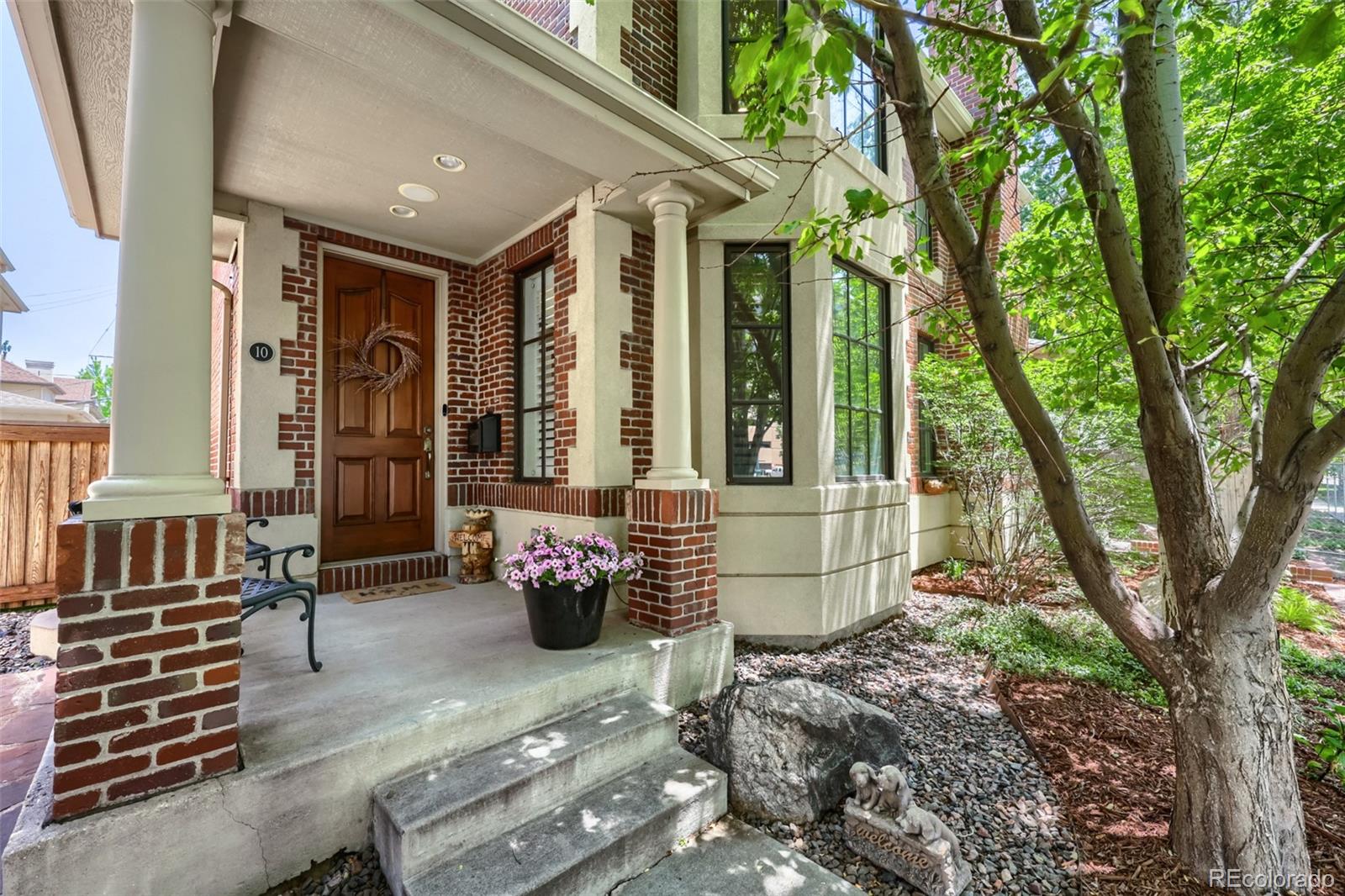 10 S Madison Street