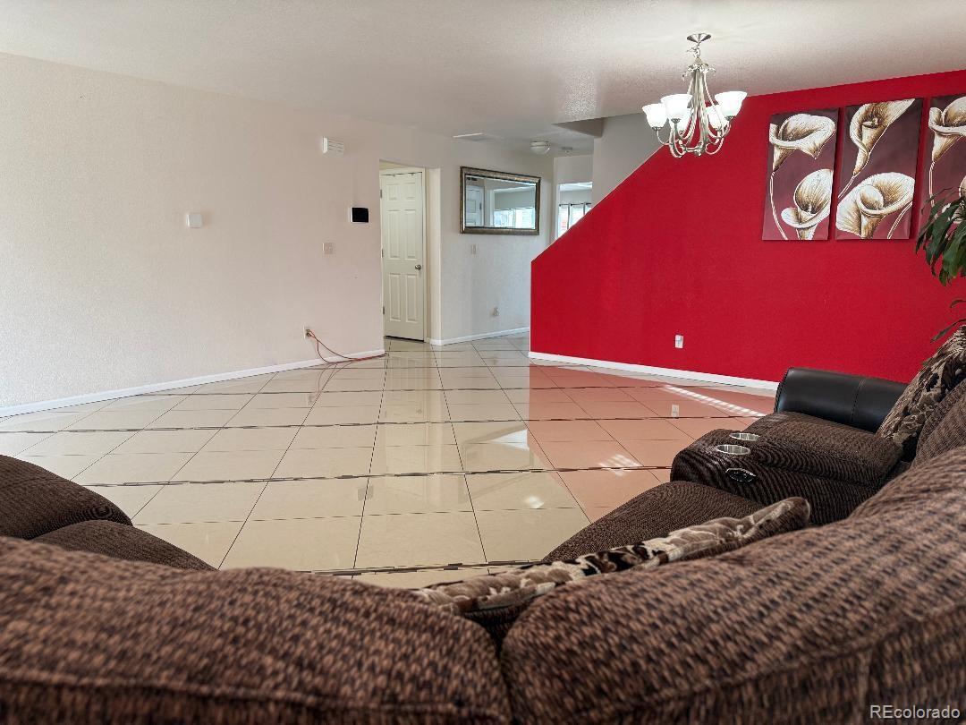 21561 E 48th Place